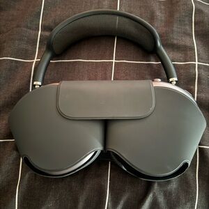 Apple Over-Ear Headphones - Dark Gray